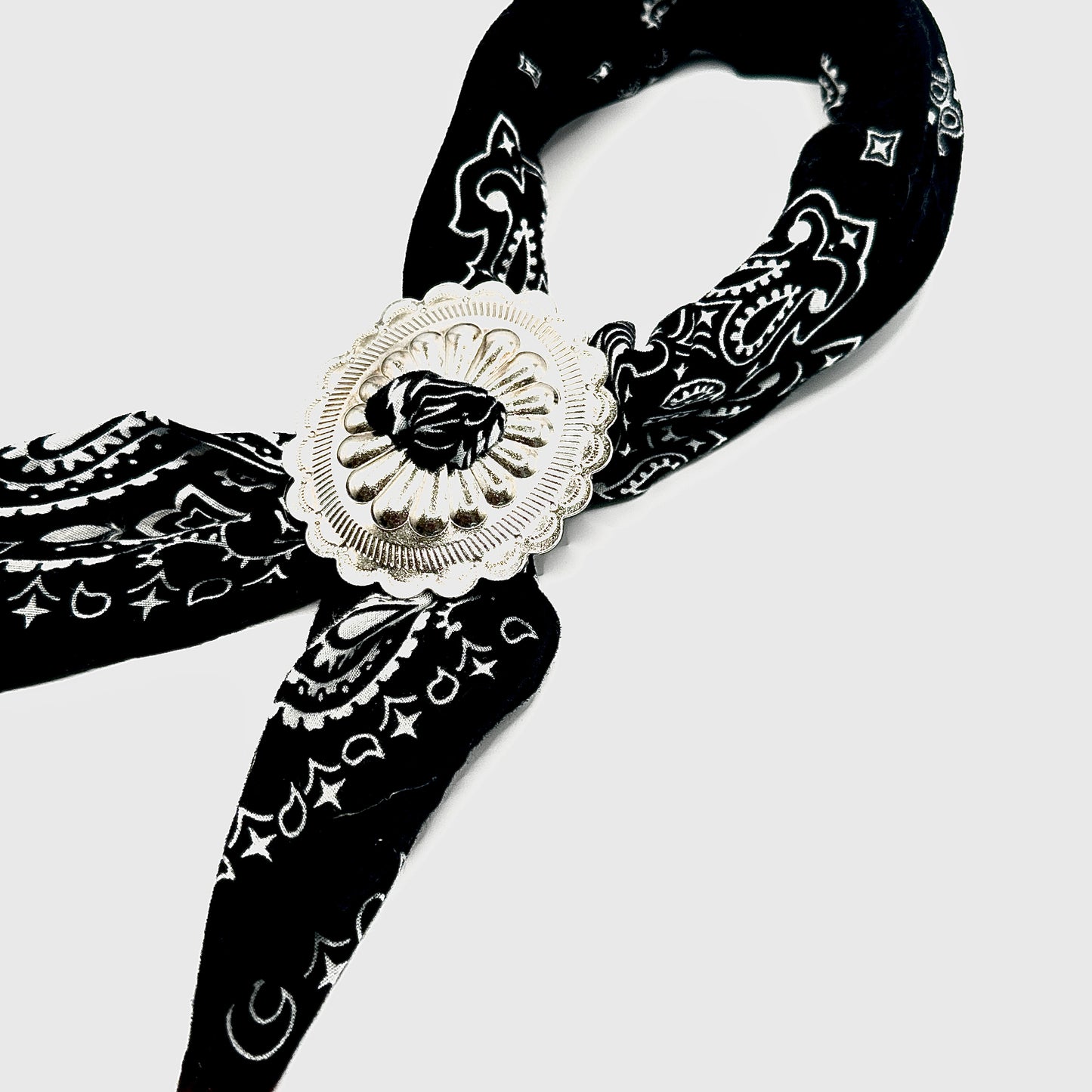 THE SILVER BANDANA CONCHO